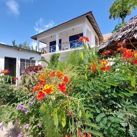 Karibu House Panzió Paje Kültér fotó