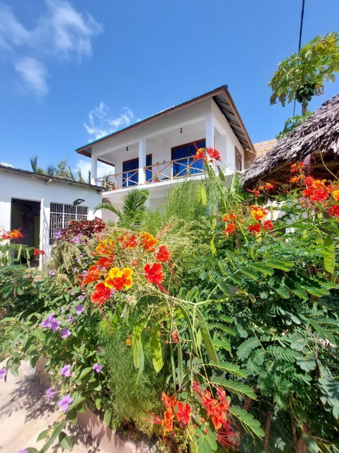Karibu House Panzió Paje Kültér fotó