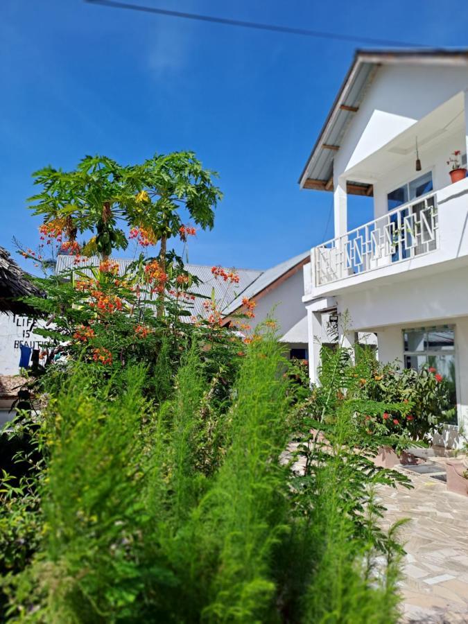 Karibu House Panzió Paje Kültér fotó